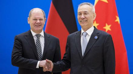 Bundesfinanzminister Olaf Scholz (l.) trifft Liu He, stellvertretender Ministerpräsident von China.