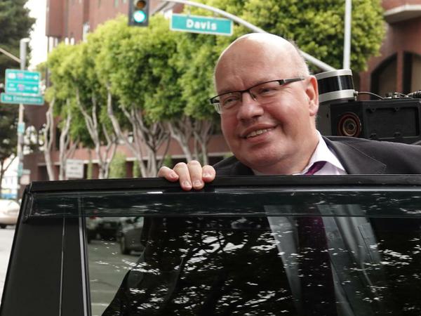 In San Francisco testet Altmaier ein selbstfahrendes Taxi.