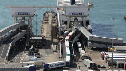 Der Brexit lässt Exporte sinken: Lastwagen werden am britischen Hafen von Dover abgefertigt (Archivbild). 