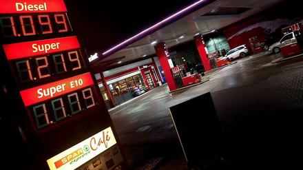 Ein Fest für Autofahrer: Wie an dieser Tankstelle in Berlin war Benzin im Dezember so billig wie lange nicht mehr.