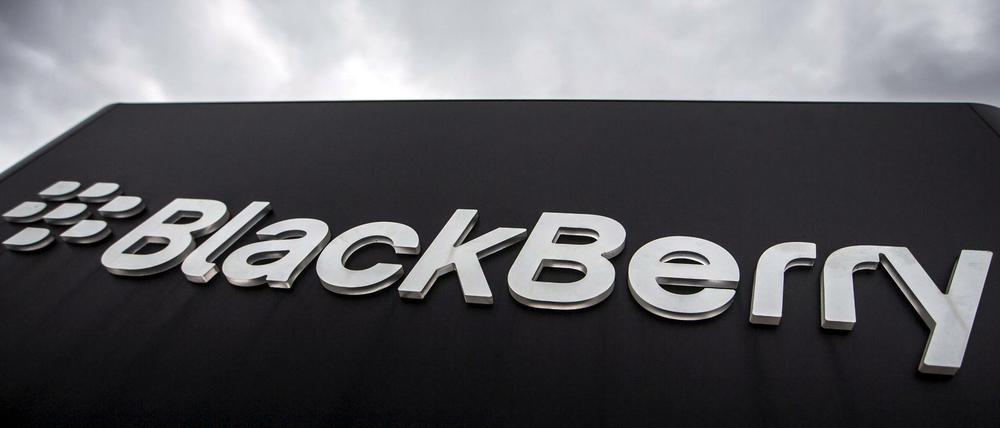 Blackberry-Logo vor der Firmenzentrale im kanadischen Waterloo.
