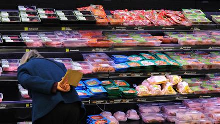 Was soll ich kaufen: Der Handel will mit seiner einheitlichen Kennzeichnung Verbrauchern helfen. 