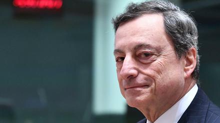 Mario Draghi, der ehemalige EZB-Präsident, erhält das Bundesverdienstkreuz.