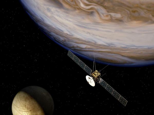 Illustration der Esa-Sonde zwischen Jupiter und Europa
