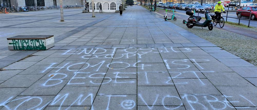 Klimaaktivist:innen der Gruppe „End Fossil: Occupy!“ riefen Ende November dazu auf, einen Hörsaal der TU Berlin zu blockieren - mit Erfolg. Die Unileitung ging auf einige ihrer Forderungen ein.
