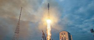 Die Trägerrakete vom Typ Sojus-2.1b mit der Sonde an Bord hob wie angekündigt vom neuen Weltraumbahnhof Wostotschny in der Amurregion um 9.10 Uhr Ortszeit (1.10 Uhr MESZ) ab.