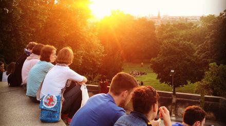 Sonnenuntergang auf dem Kreuzberg. Im Sommer immer wieder schön zu erleben.
