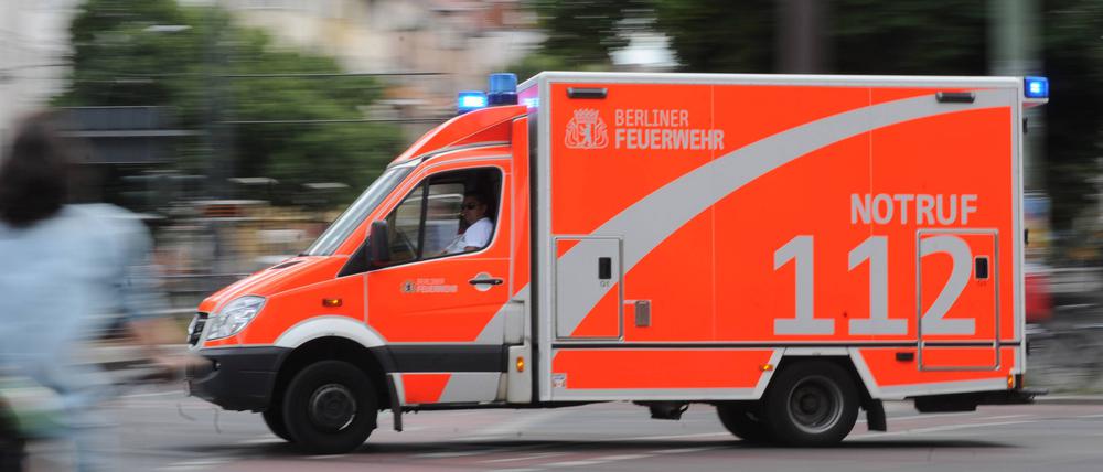 Ein Rettungswagen der Berliner Feuerwehr. (Symbolfoto)