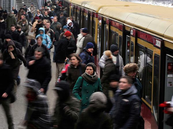 Schon die arktische Kälte im Januar 2009 bereitete der S-Bahn Probleme, im Laufe des Jahres sollte es noch schlimmer kommen.