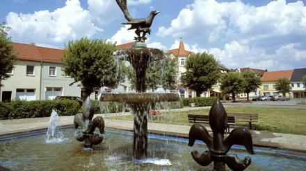Der Elsterbrunnen auf dem Marktplatz in Elsterwerda sprudelt auch wieder.