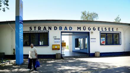 Das Strandbad Müggelsee am Fürstenwalder Damm, das seit Jahren vor sich hin rottet, erhält nun vier Millionen Euro.
