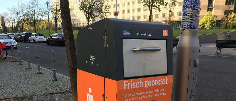 Solarbetriebener Abfalleimer: Berliner Stadtreinigung testet quetschenden  Holländer