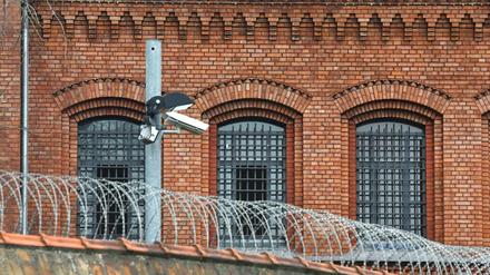 In Berlins Gefängnissen ist es eng - das will der Justizsenator ändern.