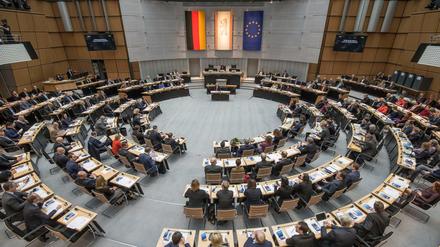 Karin Klingen wurde mit äußerst knapper Mehrheit zur neuen Präsidentin des Landesrechnungshofes gewählt. (Symbolfoto des aktuellen Plenums)