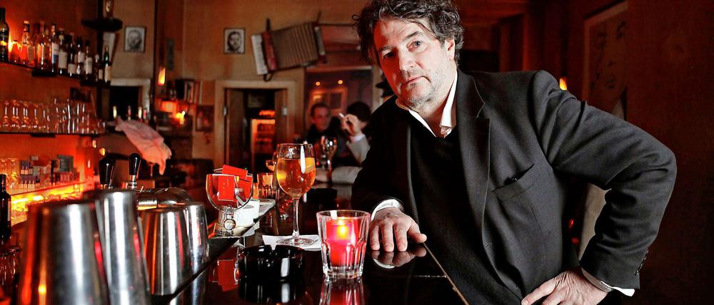 In seiner Höhle: "Gainsbourg"-Inhaber Frido Keiling am Tresen seiner eigenen Bar, die in der nächsten Woche trotz regen Zuspruchs schließen muss.