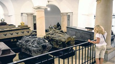 Im Untergeschoss des Doms ruhen fast 100 Angehörige der Hohenzollern-Dynastie. Nun wurde in der Gruft eine besondere Entdeckung gemacht.