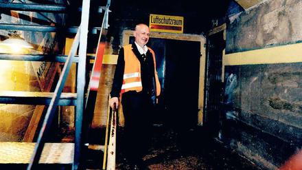 Die Bunkeranlagen aus dem Zweiten Weltkrieg kann man bei der Führung des Vereins „Berliner Unterwelten“ begutachten. Dietrich Arnold ist der Vorsitzender.