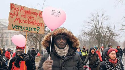 Für das Zusammenleben. Geflüchtete demonstrierten Anfang Februar für eine humanere Regelung des Familiennachzugs. Foto: RubyImages/T. Strasas