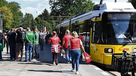 Wenn der 1. FC Union im Stadion an der Alten Försterei spielt, herrscht Hochbetrieb bei der Straßenbahn. 