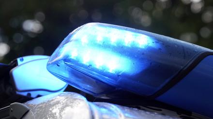 Blaulicht auf Polizeifahrzeug –Symbolbild. 