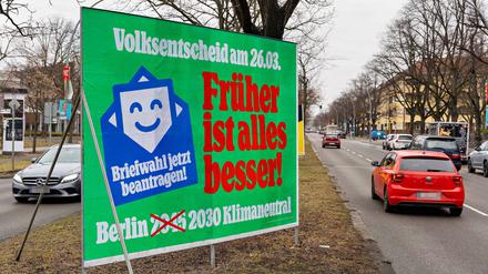 Seit dem 13. Februar wirbt die Initiative „Klimaneustart Berlin“ mit Plakaten in Berlin für den Klima-Volksentscheid am 26. März. 