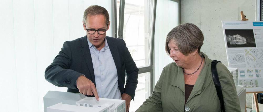 Michael Müller (SPD), Regierender Bürgermeister von Berlin, und Katrin Lompscher (Die Linke), Berliner Bausenatorin