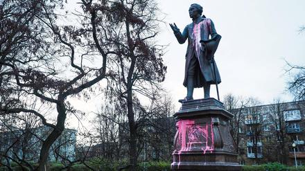 Die Statue des Philosophen Immanuel Kant in Kaliningrad wurde besudelt.