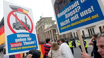 Die rechtspopulistische Partei "Pro Deutschland" ruft bei ihren Kundgebungen immer auch Gegendemonstranten auf den Plan. 