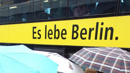 Dass die BVG-Busse bei Regenwetter dreckig werden, lässt sich gar nicht verhindern.