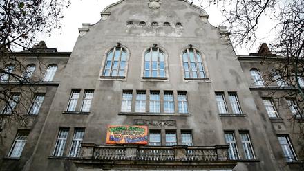 Rosa-Luxemburg-Oberschule - hier noch nur hundert Jahre alt.