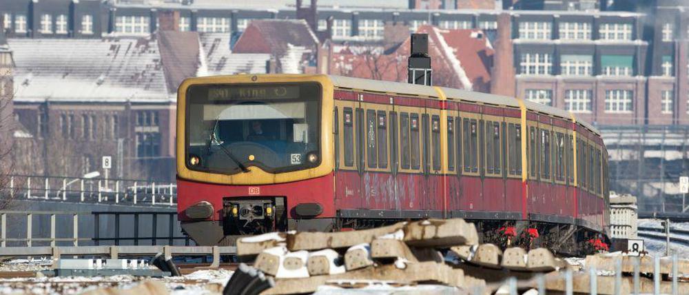 Die Bahn bewirbt sich ohne Partner aus der Industrie um den S-Bahn-Betrieb auf dem Ring.
