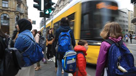 Das neue Fußgängergesetz soll auch Schulwege sicherer machen.