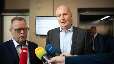 Ministerpräsident Dietmar Woidke (SPD) und CDU-Chefverhandler Michael Stübgen nach den Sondierungsgesprächen.