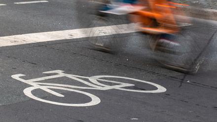 Ein 77-jähriger Radfahrer ist nach einem Unfall in Marienfelde verstorben.