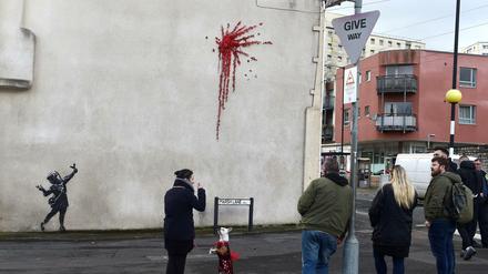 Das neue Kunstwerk von Banksy in der britischen Stadt Bristol.