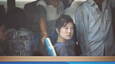 Eine Frau im Bus. Das Bild stammt aus dem Buch „North Korea – The Power of Dreams“ der Fotografin Xiomara Bender.