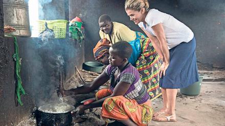 Maismehlbrei kochen in Malawi