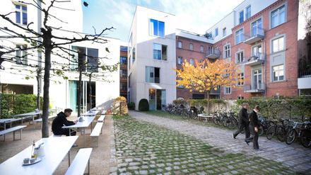 Hof und Gebäude der David Chipperfield Architects GmbH in Berlin-Mitte.