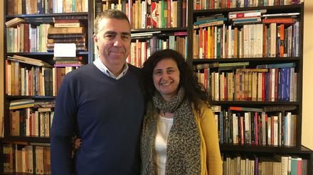 Die Bücherdetektive Oscar Campos und Mirta Ancona.