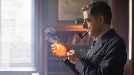 Im ernsten Fach: Rowan Atkinson gibt einen glaubhaften Maigret ab.