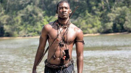 Kämpft um seine Freiheit. Kunta Kinte (Malachi Kirby) wird als Jugendlicher 1767 von britischen Sklavenhändlern aus Gambia nach Amerika verschleppt. Die Erfolgsserie zog 1977 Millionen Zuschauer in ihren Bann. Jetzt kommt das Remake. 