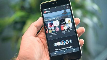 Bei zahlenden Kunden speichert Youtube Music automatisch die eigenen Favoriten auf dem Smartphone. Auch offline muss so nicht auf Musik verzichtet werden. 