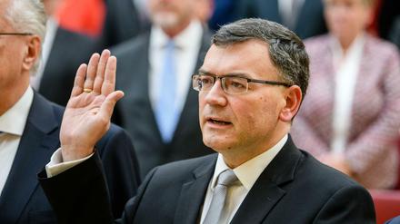 Florian Herrmann, CSU, Leiter der bayerischen Staatskanzlei und Medienminister, warnt vor einer Erhöhung des Rundfunkbeitrages.