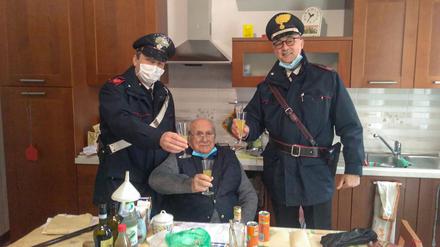 Ein 94-Jähriger hat in Alto Reno Terme unweit der italienischen Großstadt Bologna den Notruf gewählt, weil er einsam war.