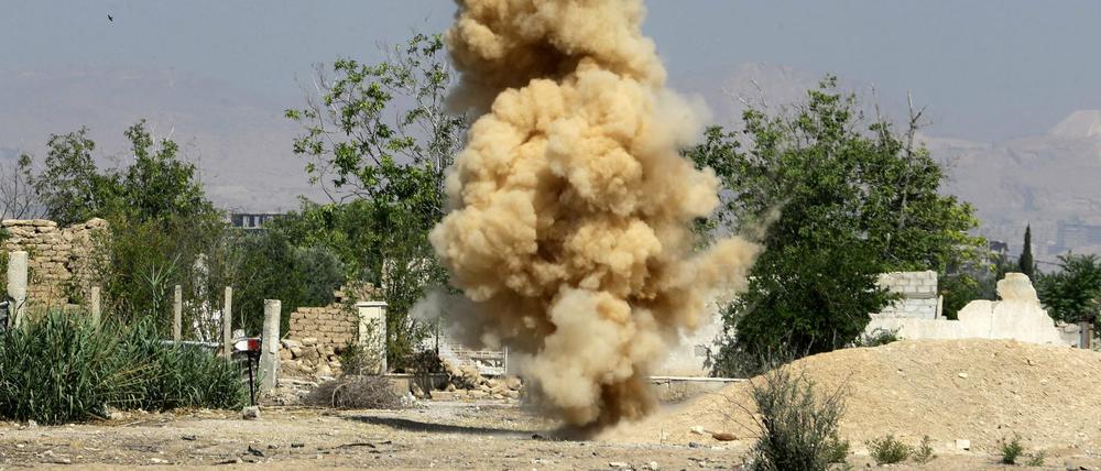 Eine Explosion während des Trainings syrischer Soldaten nahe Damaskus (Symbolbild) 
