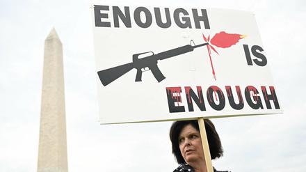 Ein Demonstrationsbanner gegen Waffengewalt in den USA. 