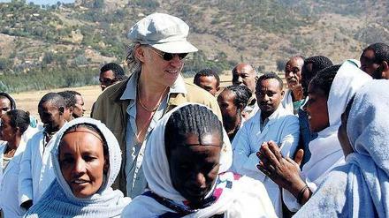 Sieht sich Kritik ausgesetzt. Afrikahelfer Bob Geldof 2009 in Äthiopien. 