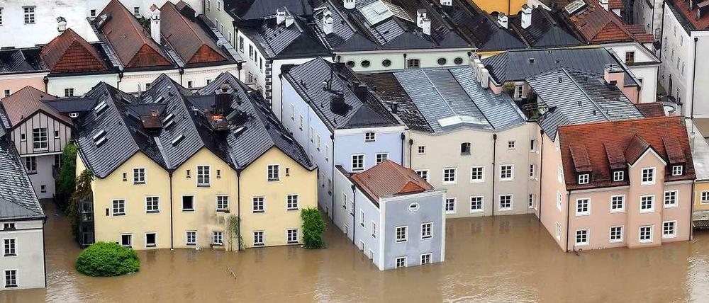 Passau unter Wasser. In Juni rollte eine Hochwasserwelle durch halb Deutschland. Die Furcht der Deutschen vor Naturkatastrophen ist wohl auch deshalb auf Platz zwei gerückt. 
