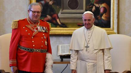 Robert Matthew Festing, Großmeister der Malteser, bei einer privaten Audienz bei Papst Franziskus im Juni 2016.