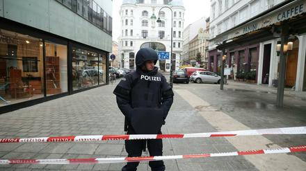 Nach Schüssen in Wien ein Menschen gestorben, ein weiteres Opfer wurde schwer verletzt.